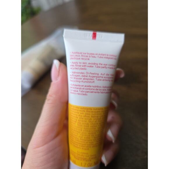 Comfort Scrub by Clarins for Women - 1.7 oz Scrub - Picture 13 of 16